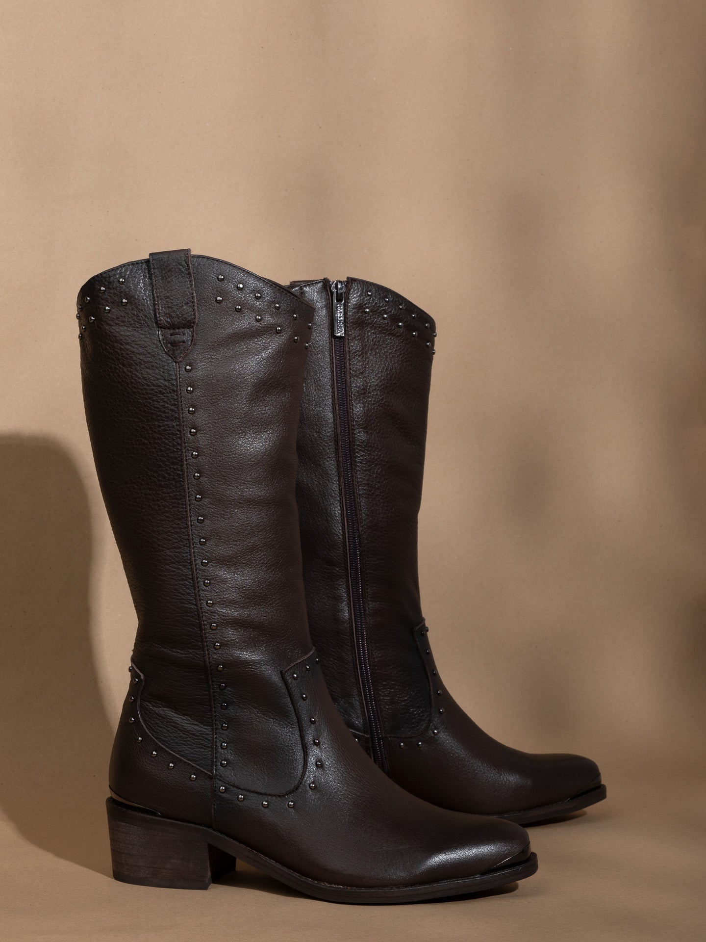 Carmela Botas de Cano-Alto em Castanho